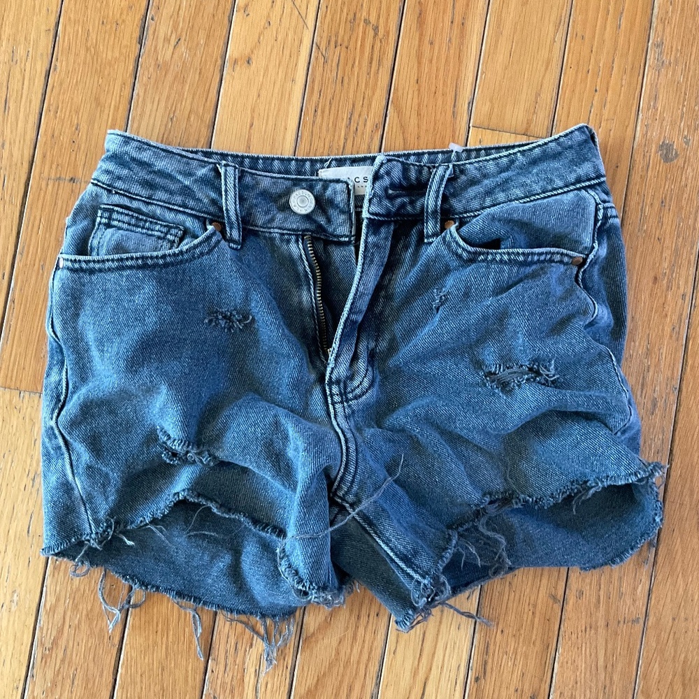 PACSUN mom Jean shorts size 22, perfect condition
